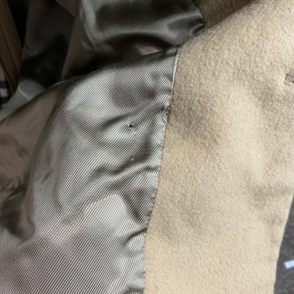 Burberry men’s Coat 44long with defect - Picture 7 of 15